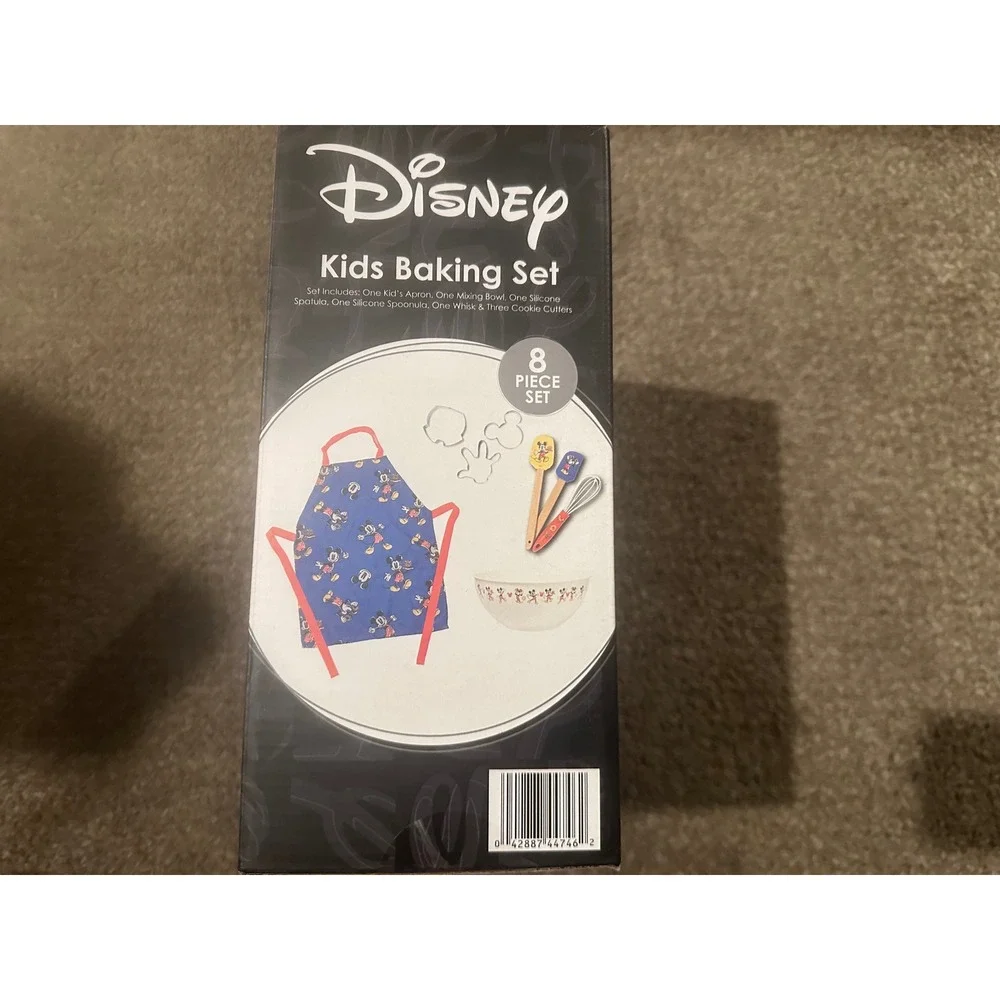 Disney Kids Baking Set‎ 8 Piece Mickey Mouse Apron Bowl Spatula Cutters